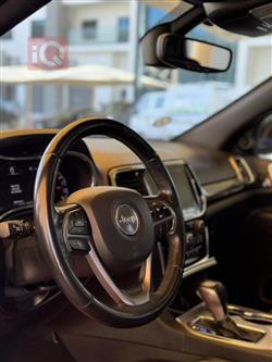 جیپ گراند شیرۆکی